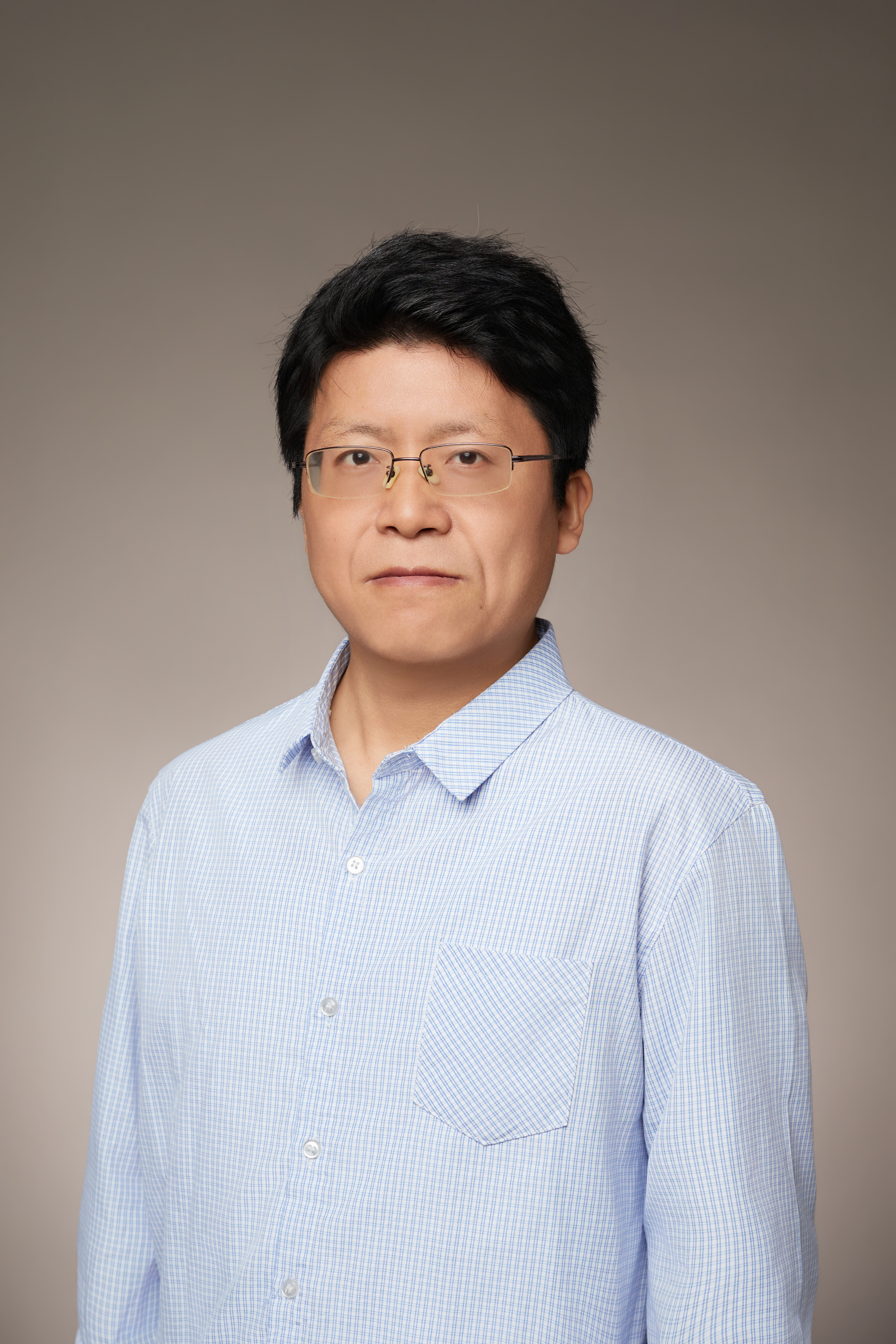 张伟的照片