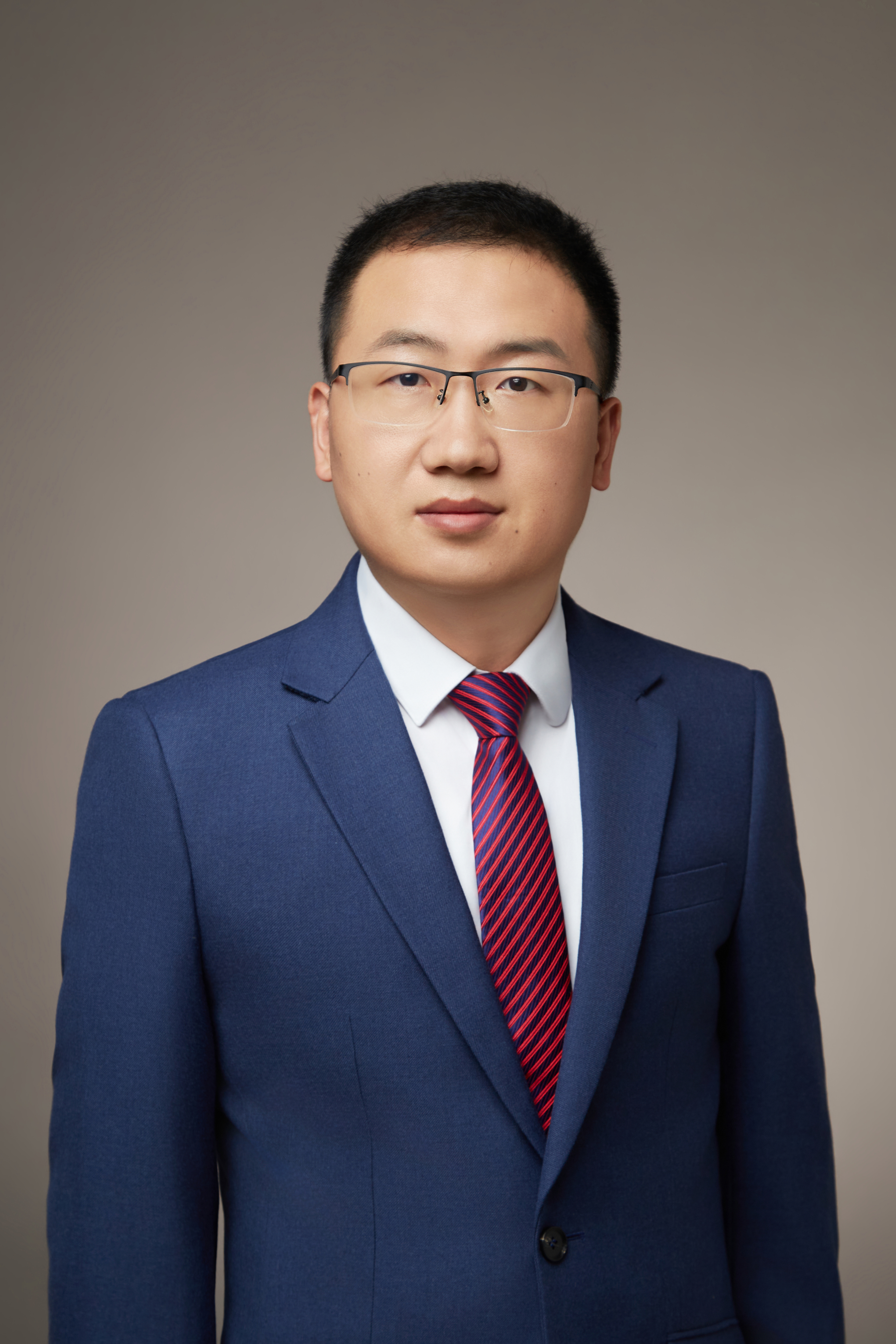 李新华的照片